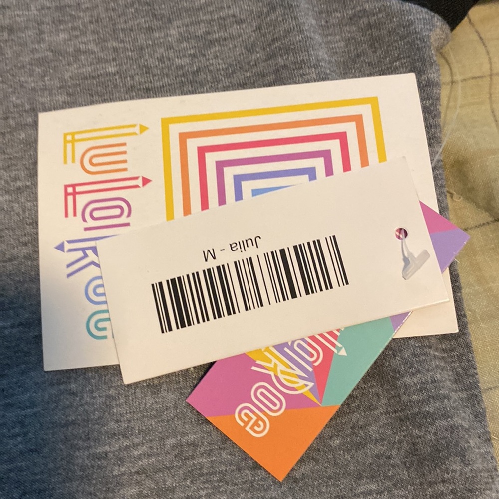 Julia by LuLaRoe - Picture 2 of 3